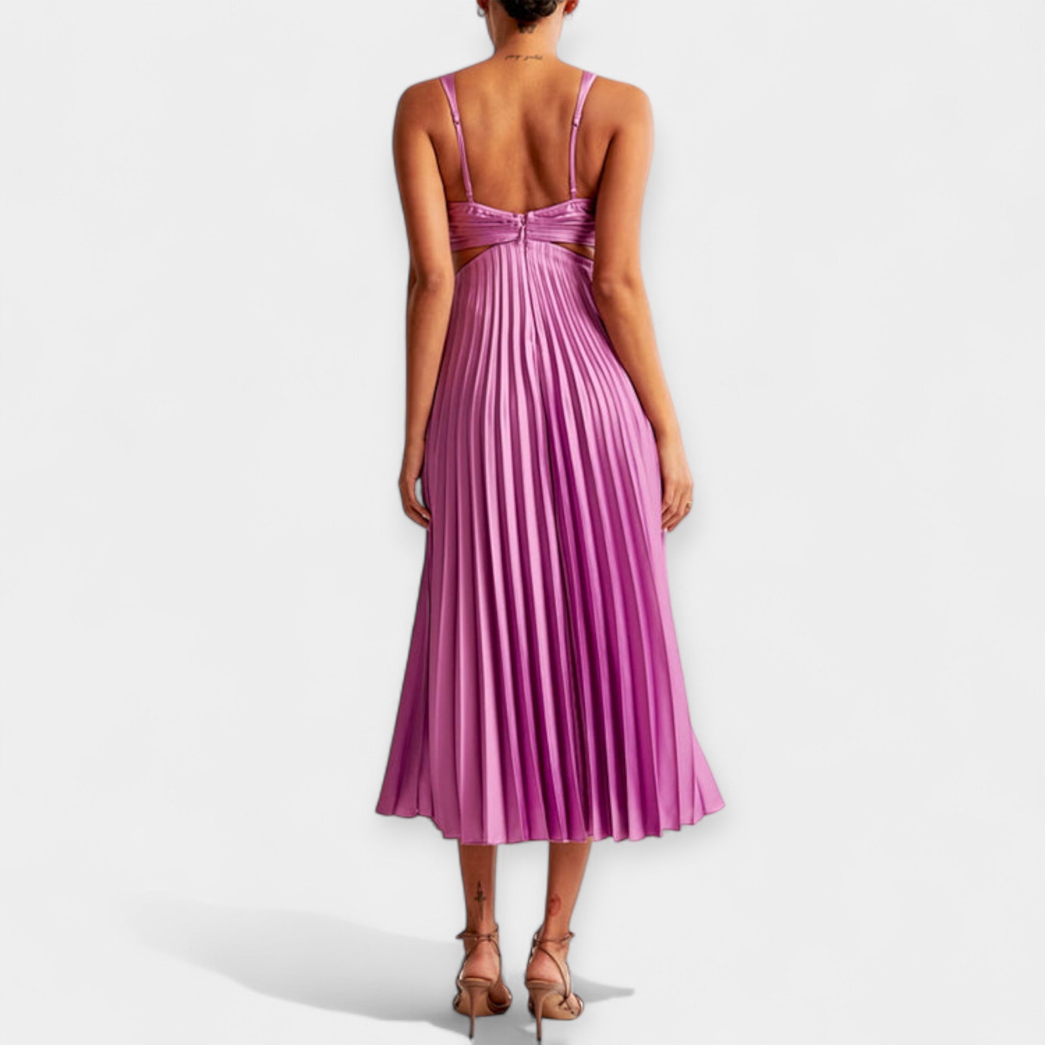 Rochie plisată lungă și vaporoasă