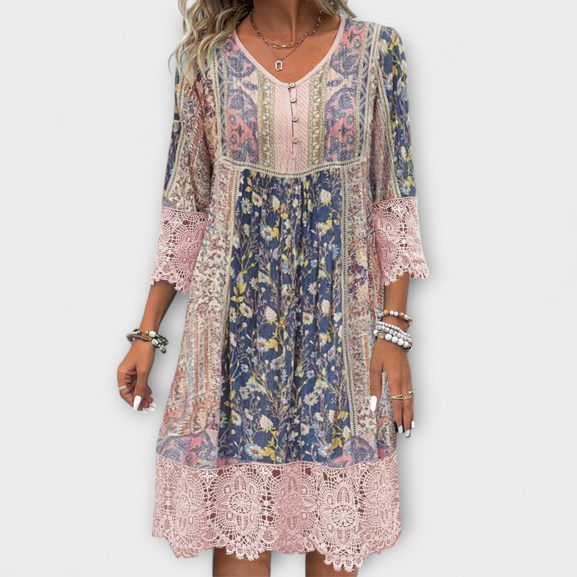 Casey - Boho šaty s čipkou a vintage kvetinovým vzorom