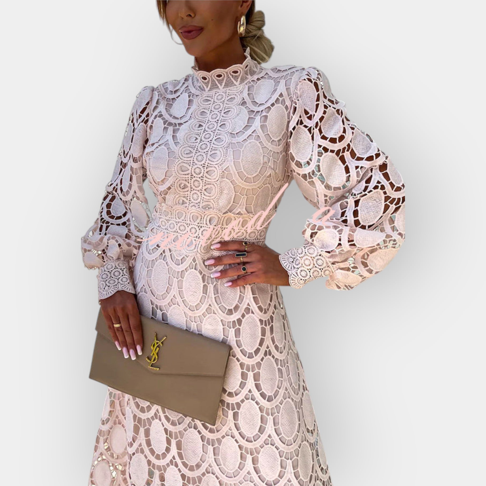 Rochie delicată cu dantelă