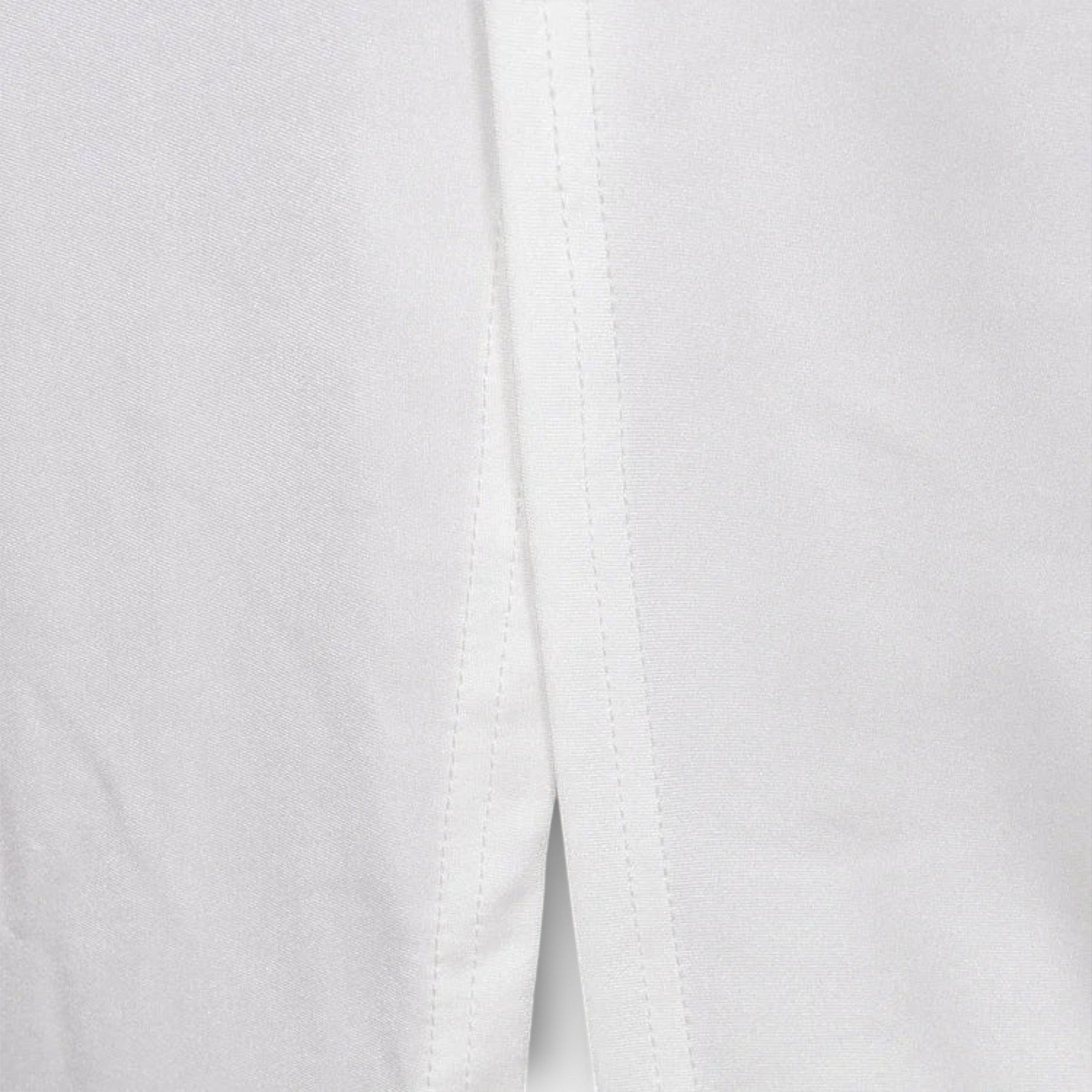 Selah - Biele dlhé šaty s výrezom v páse a kamienkovými akcentmi