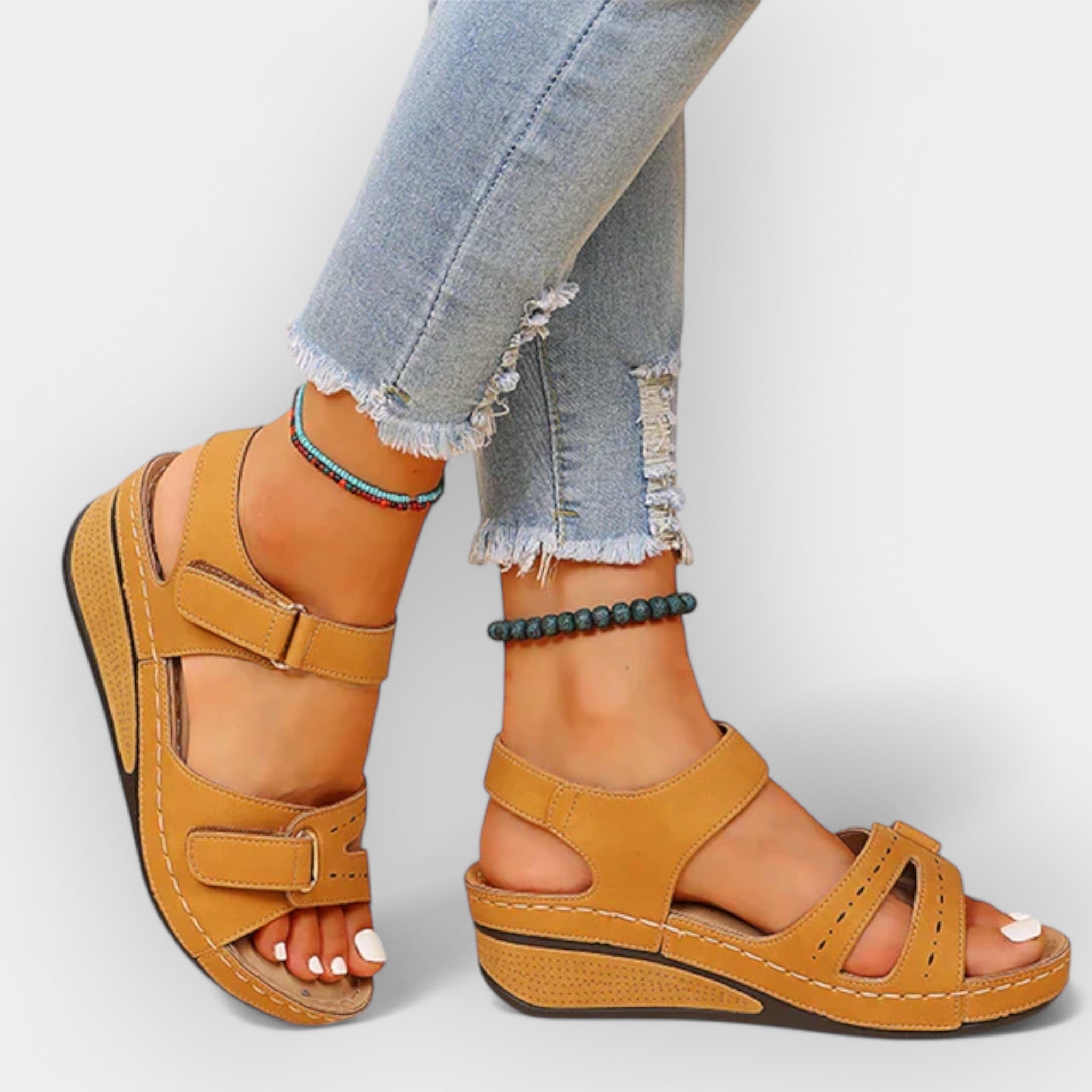 Sandale cu design deschis