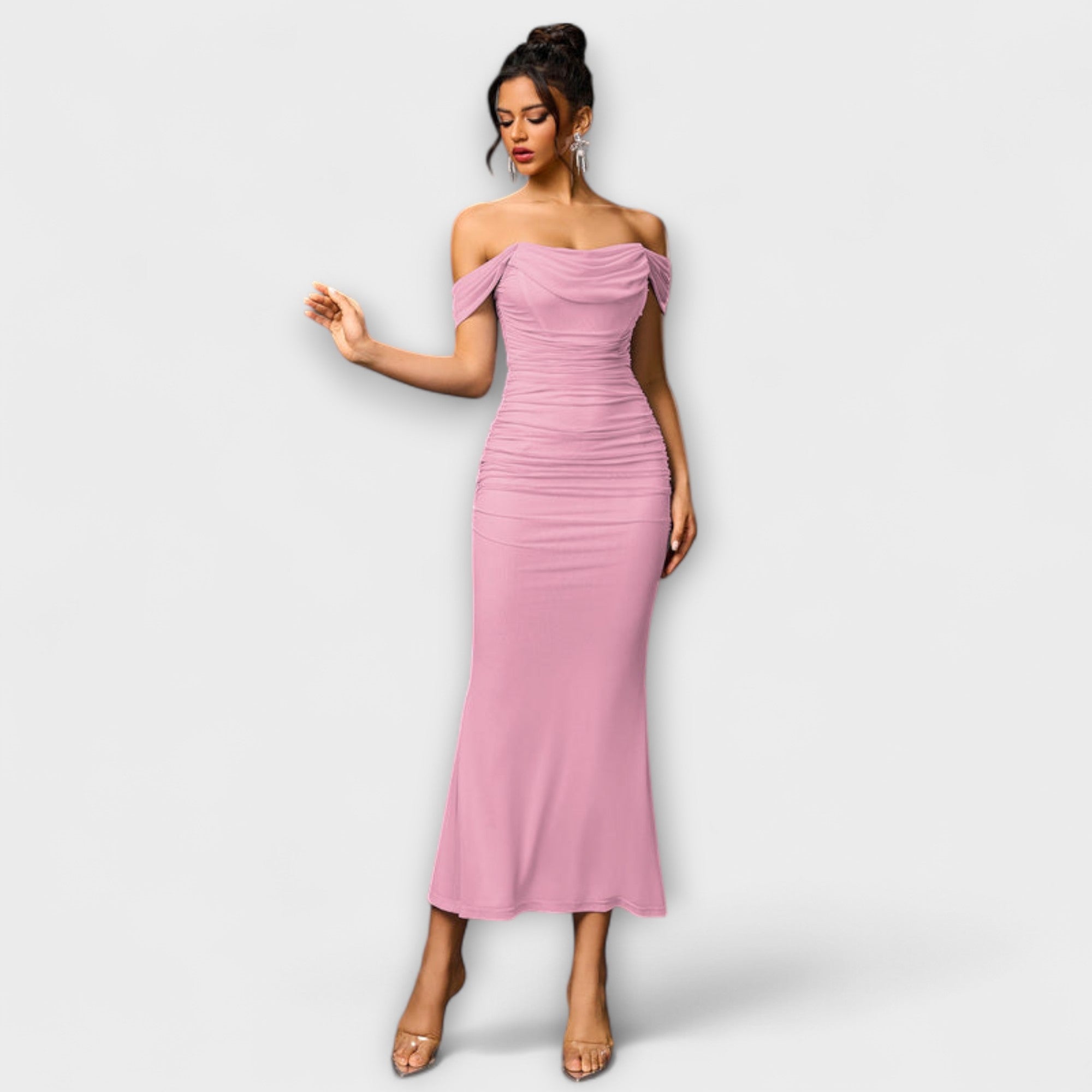 Ione - Šaty Bodycon s odhalenými ramenami a riasením