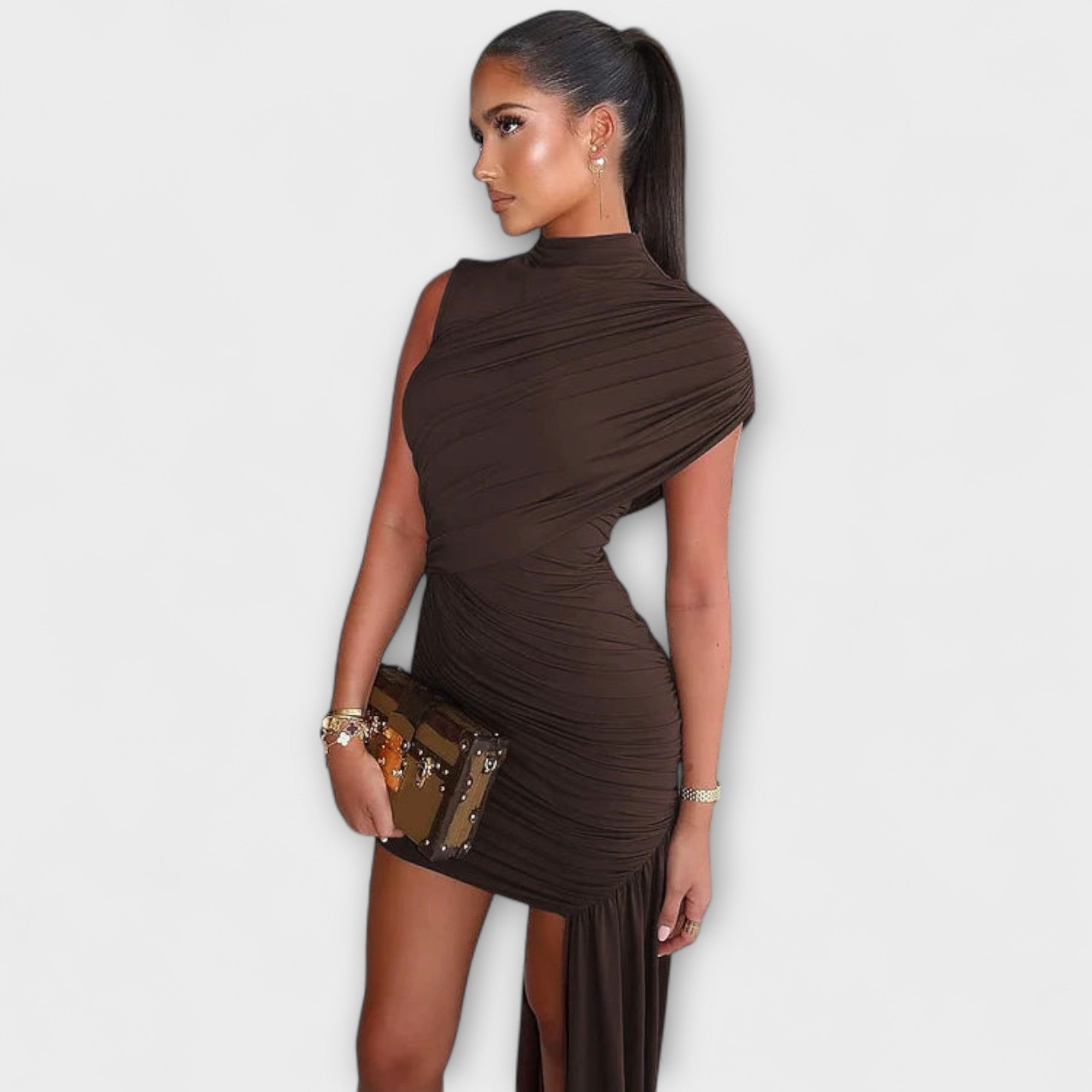 Lila - Štýlové, úzke šaty s okrúhlym výstrihom a plisovaním