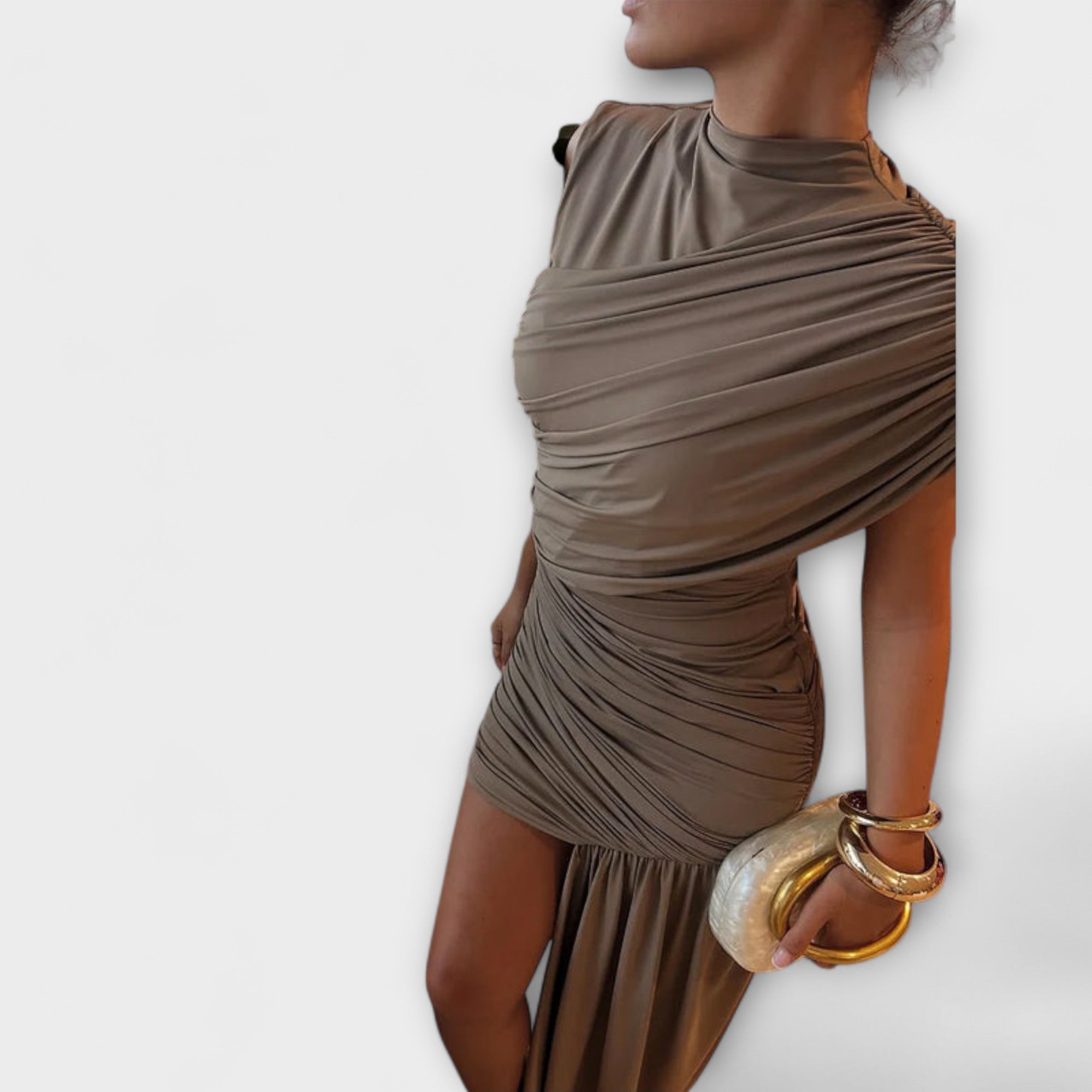 Lila - Štýlové, úzke šaty s okrúhlym výstrihom a plisovaním