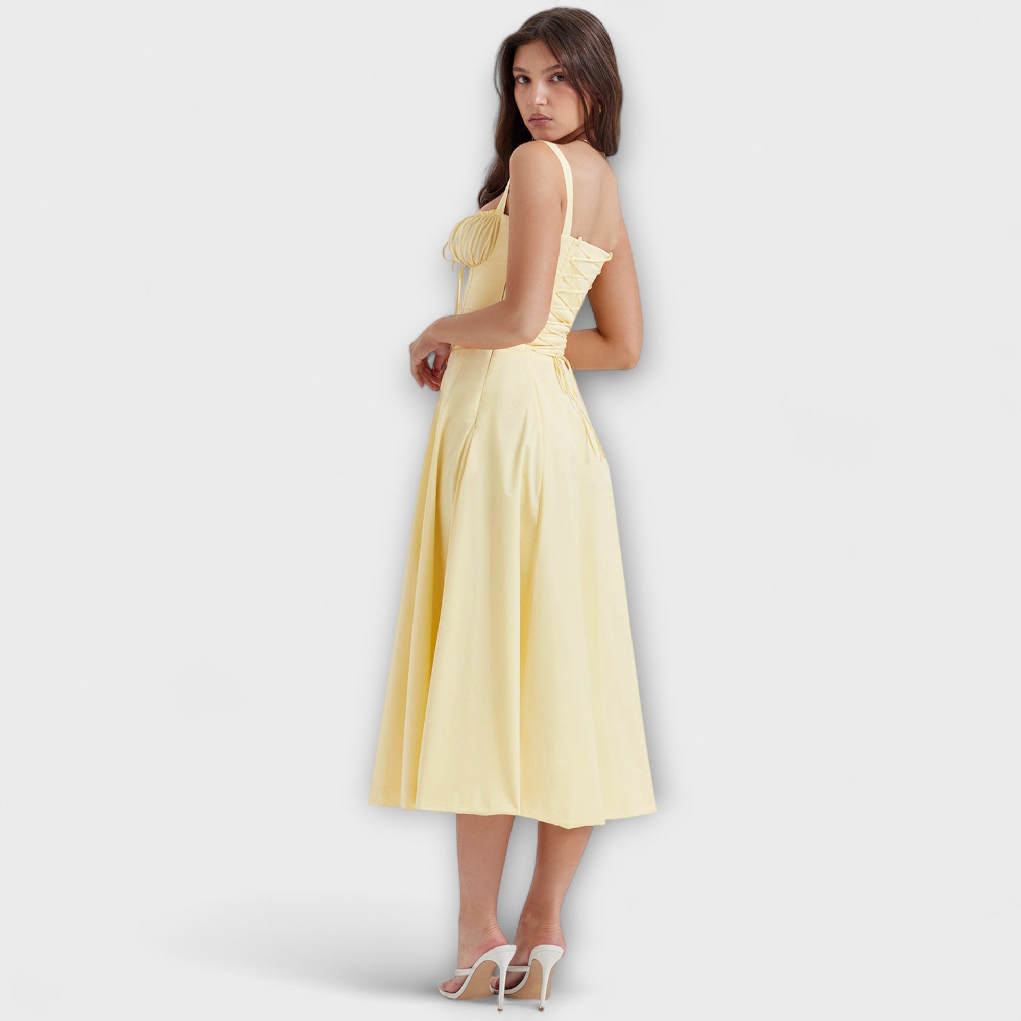 Zipporas - Tvarované bustier šaty s moderným jarným kvetinovým vzorom