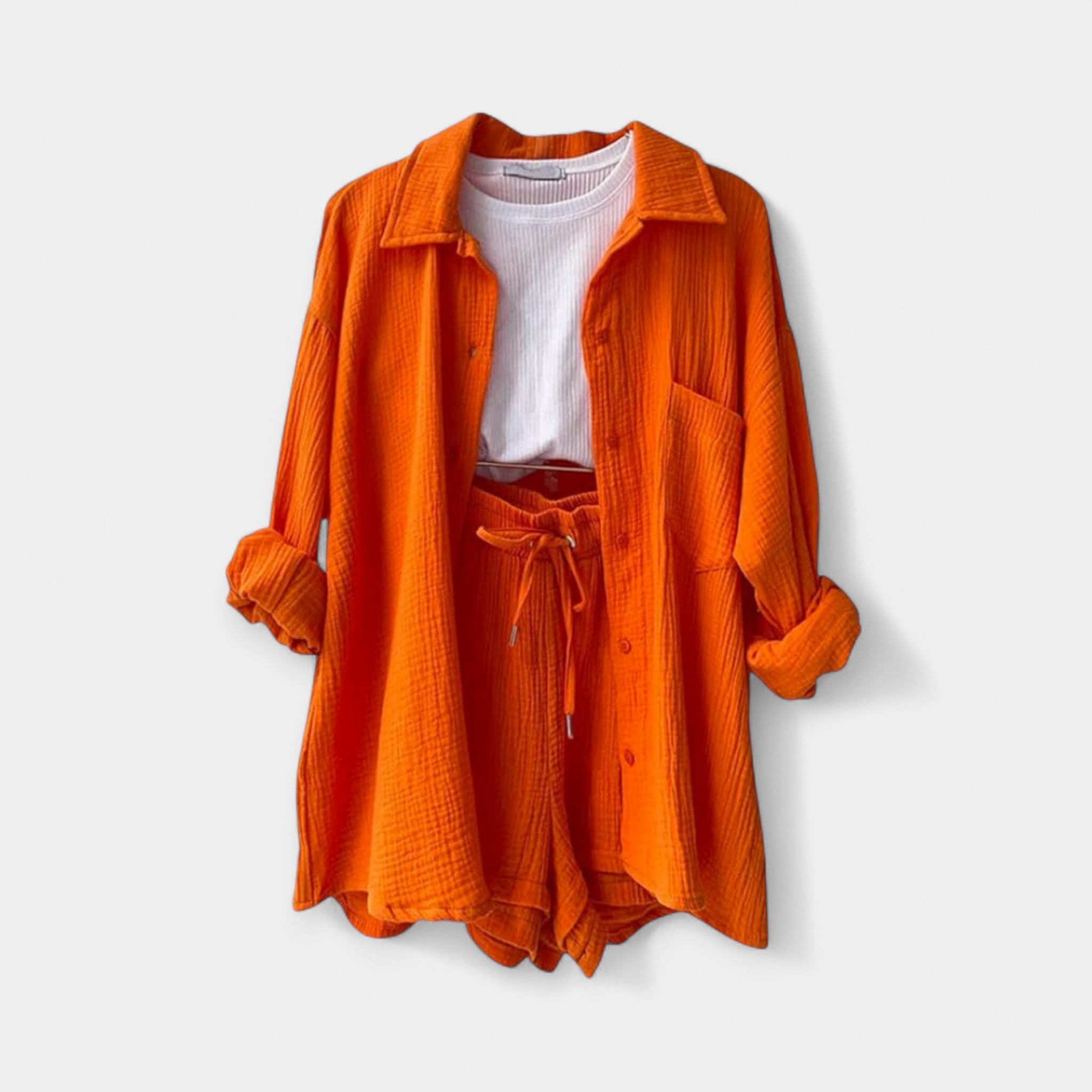 Set de vară în două culori – top și pantaloni scurți