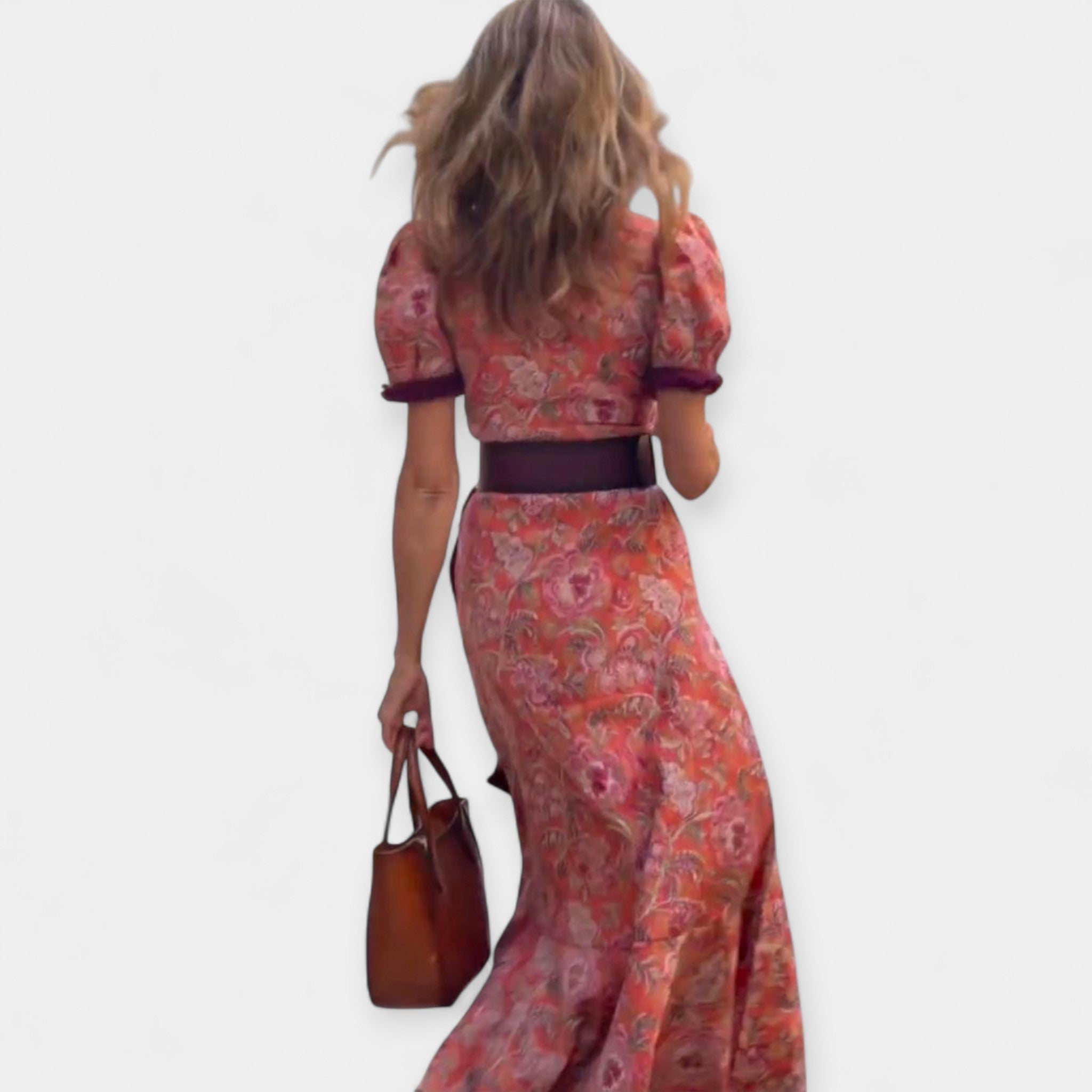 Rochie romantică cu curea și volane