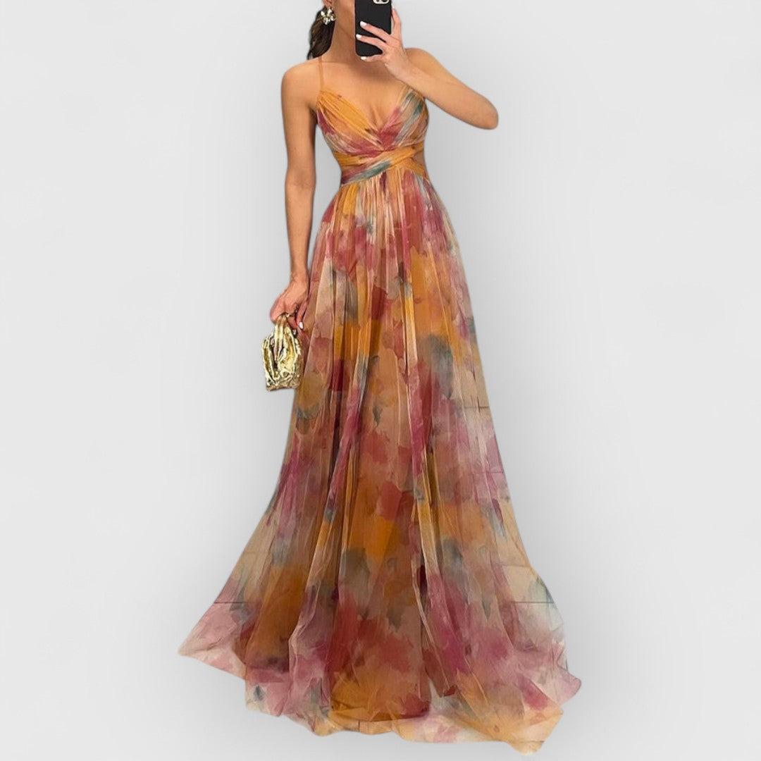 Rochie maxi vaporoasă cu croială avantajoasă
