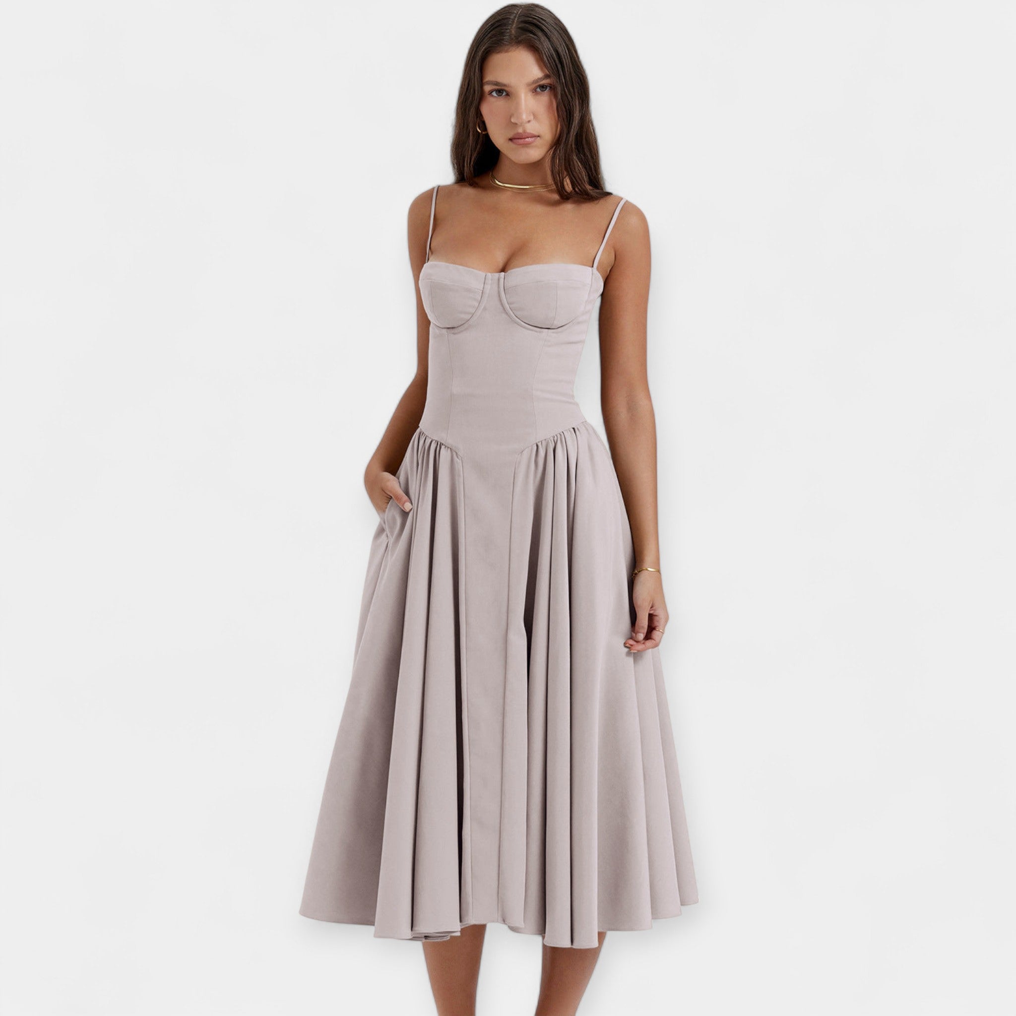 Rochie midi cu bretele, retro și feminină