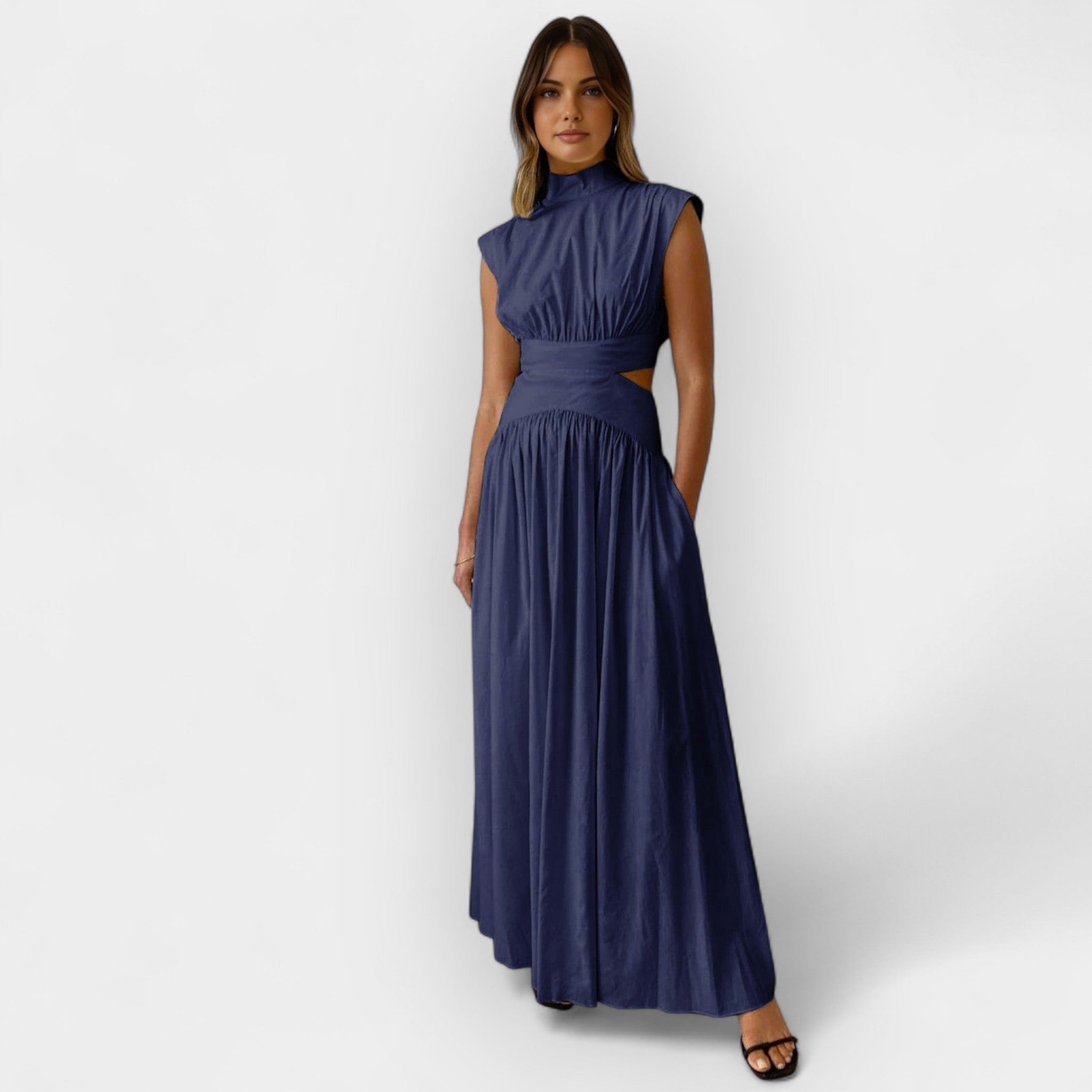 Rochie elegantă cu decupaje