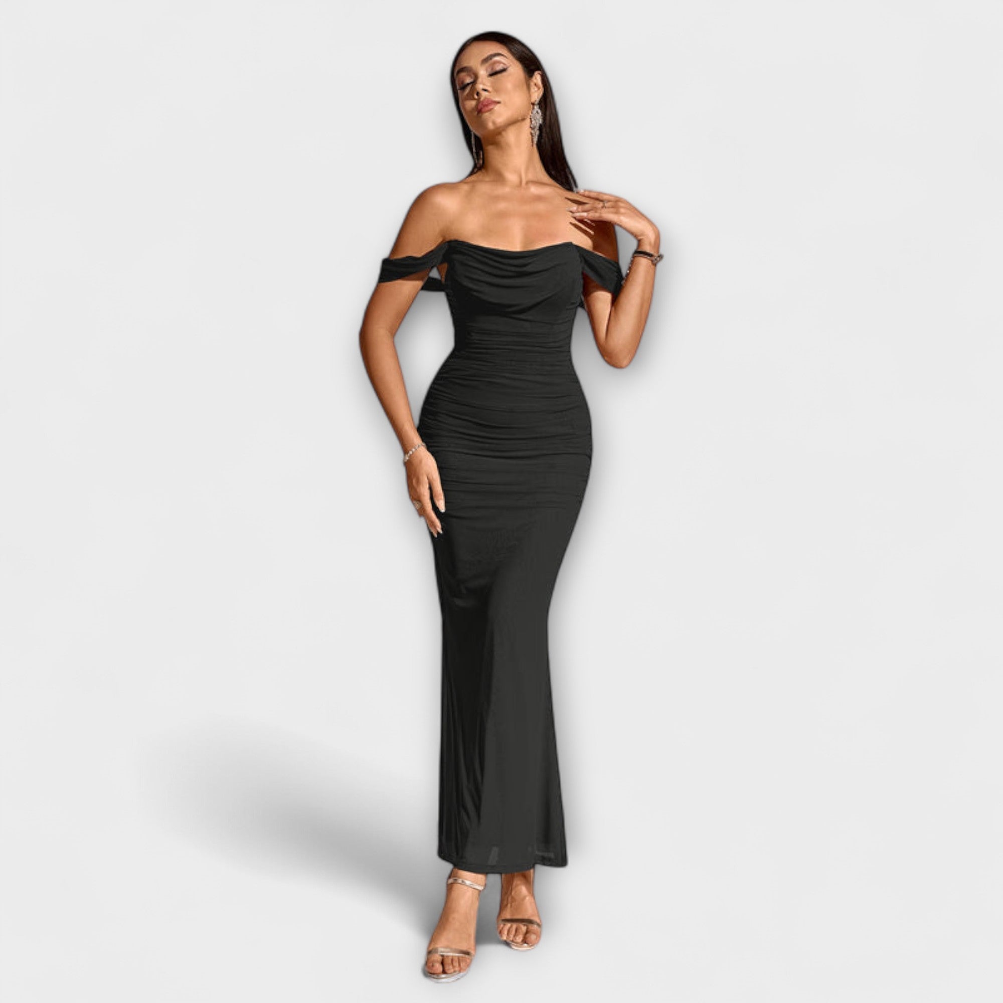 Ione - Šaty Bodycon s odhalenými ramenami a riasením