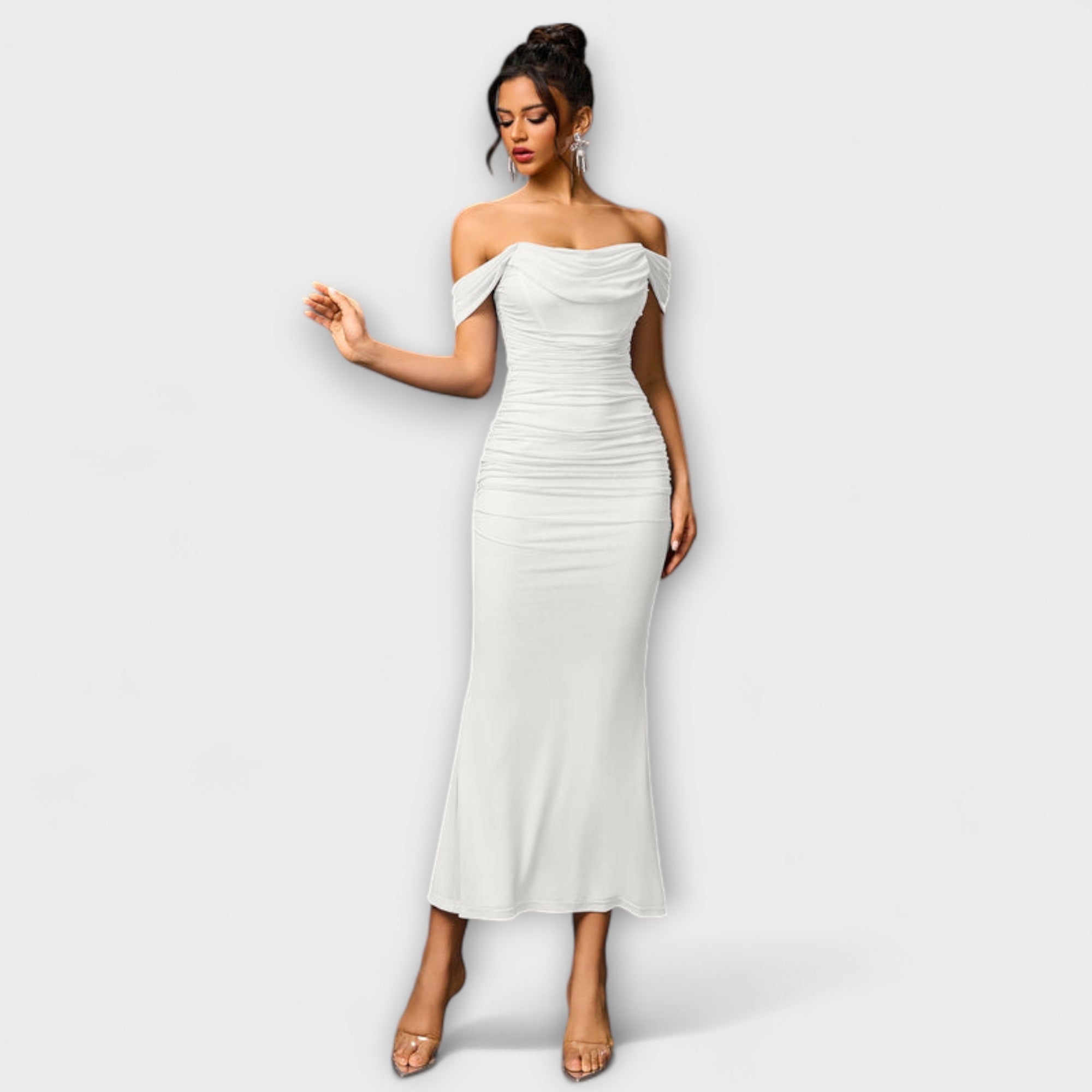 Ione - Šaty Bodycon s odhalenými ramenami a riasením