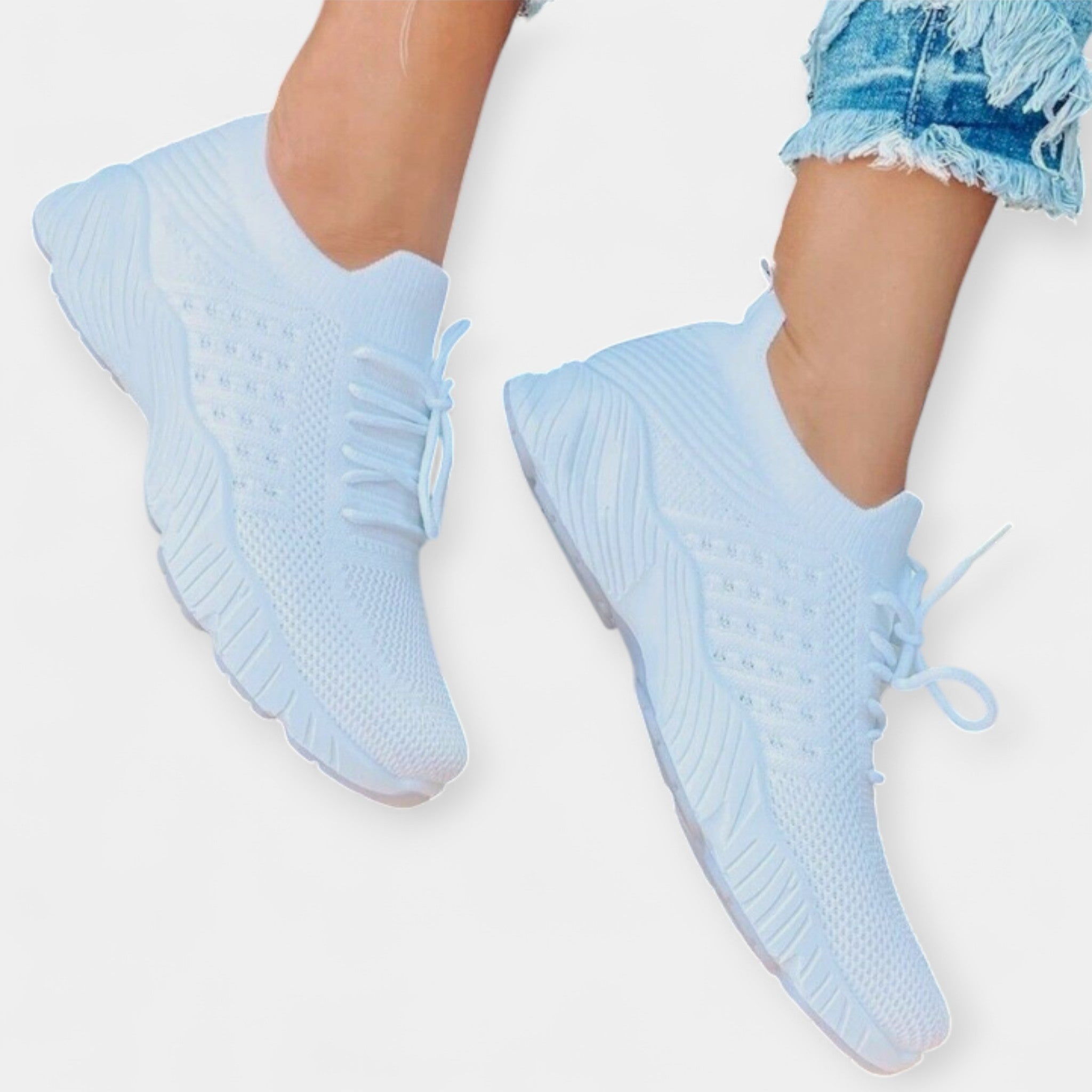 Sneakers ușori și confortabili