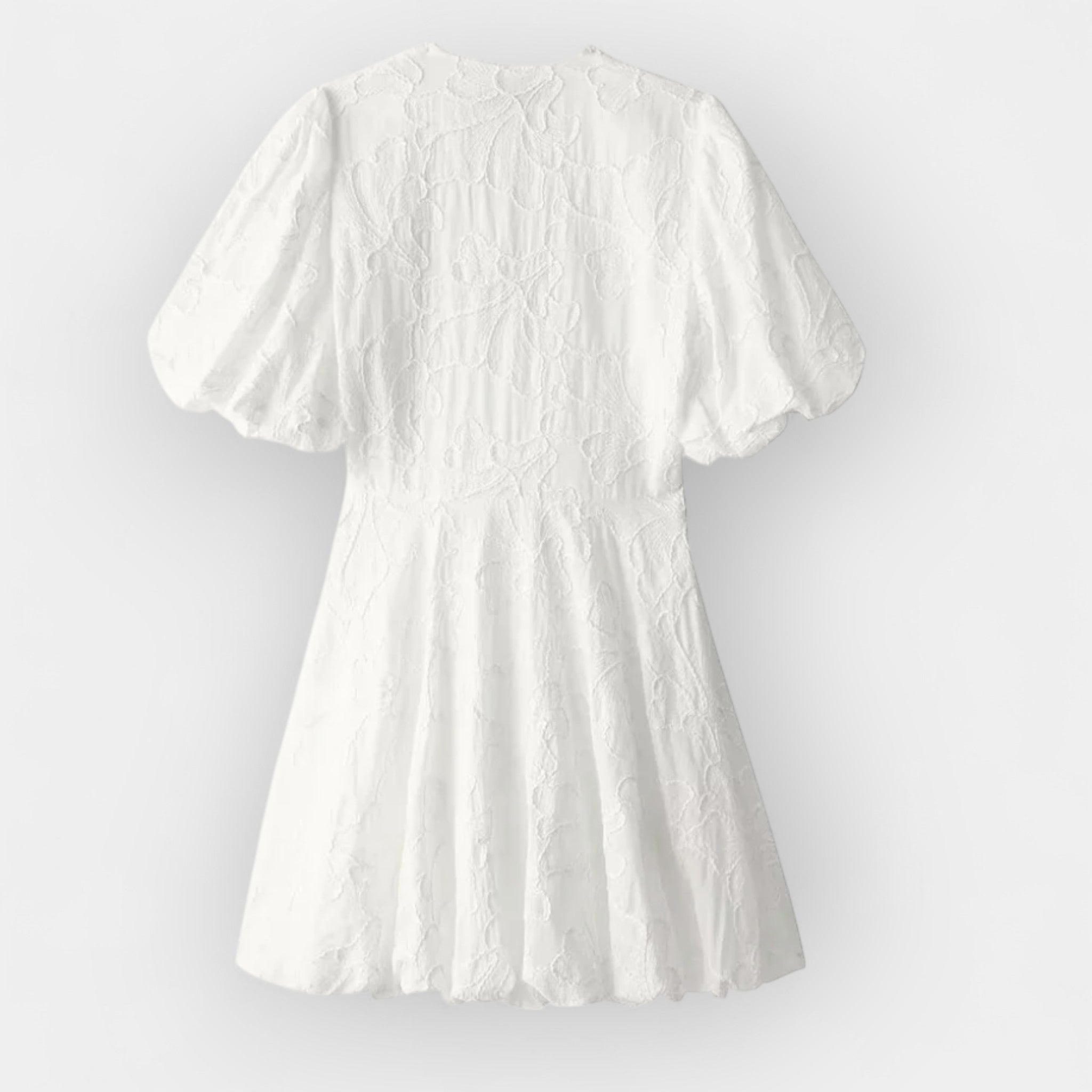 Rochie albă vaporoasă