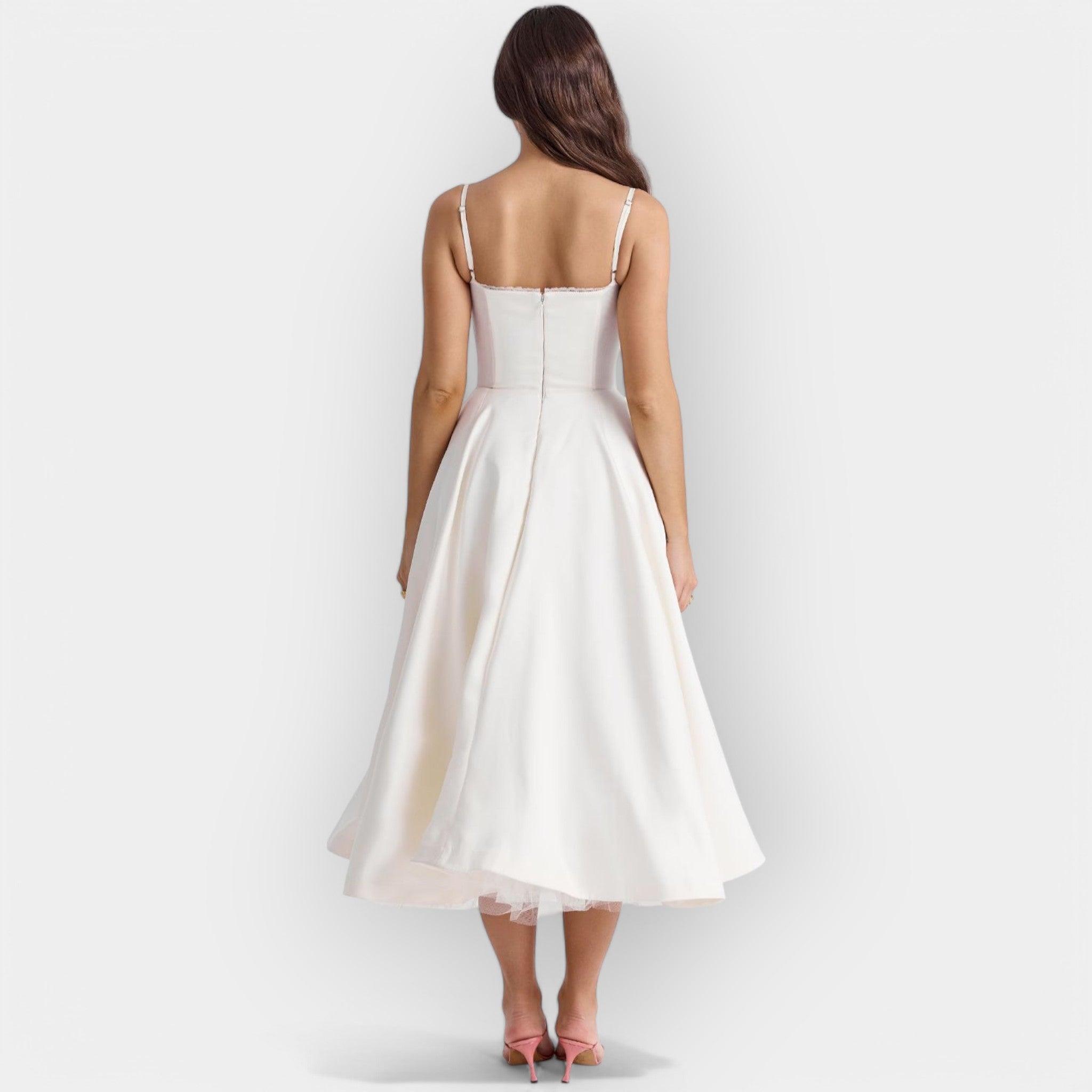 Rochie midi lejeră și rafinată