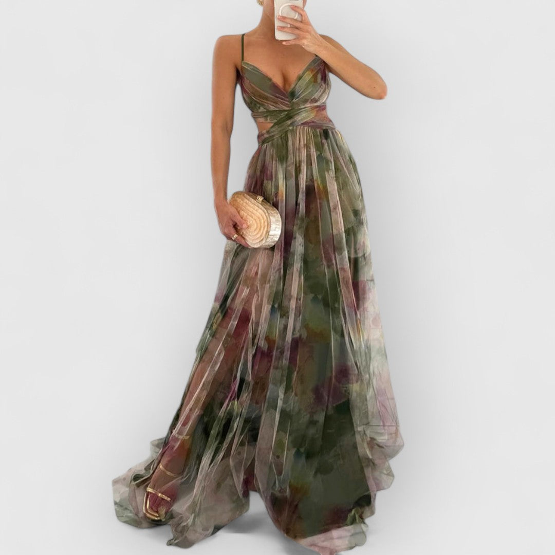 Rochie maxi vaporoasă cu croială avantajoasă