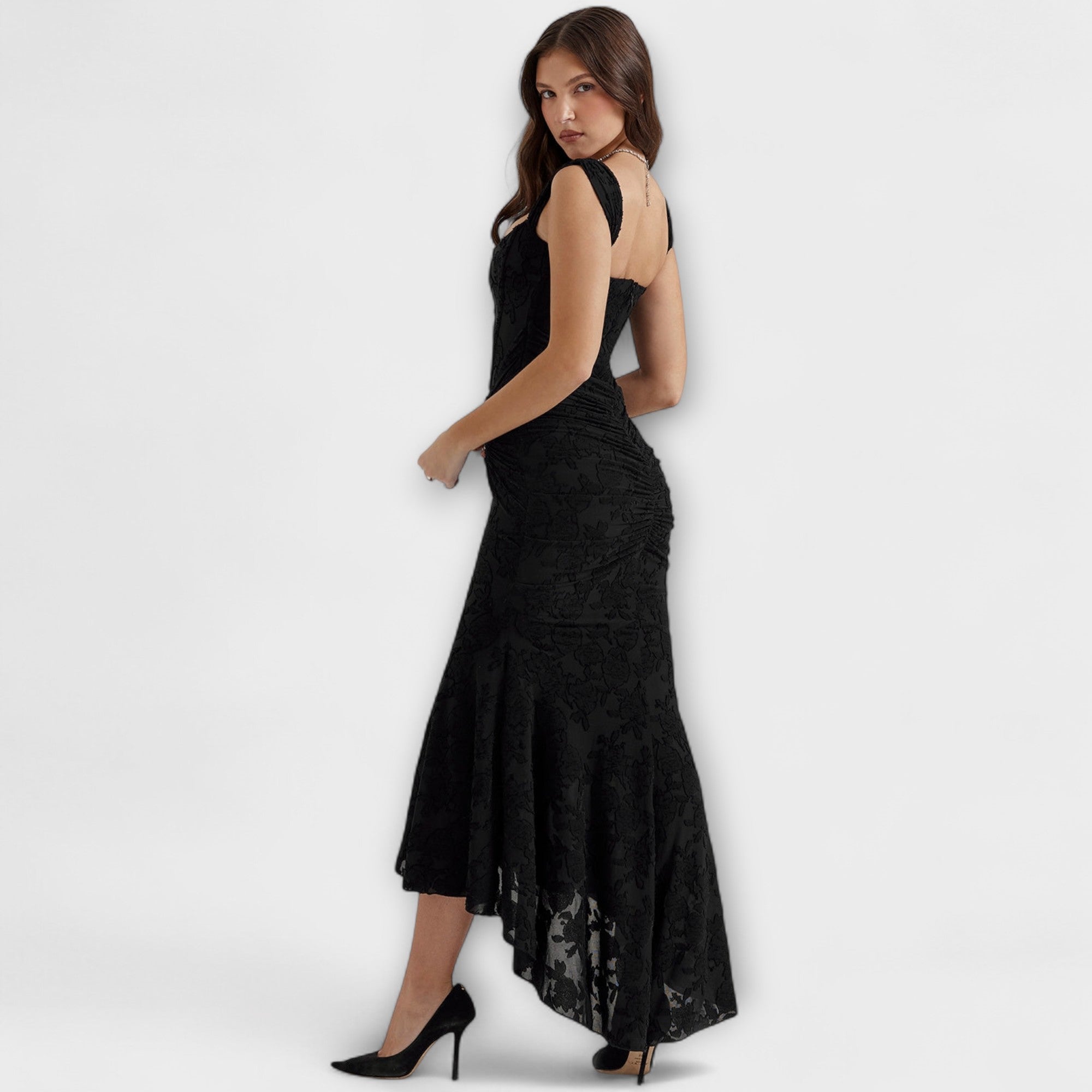 Renske - Dlhé šaty s elegantným a rafinovaným korzetom