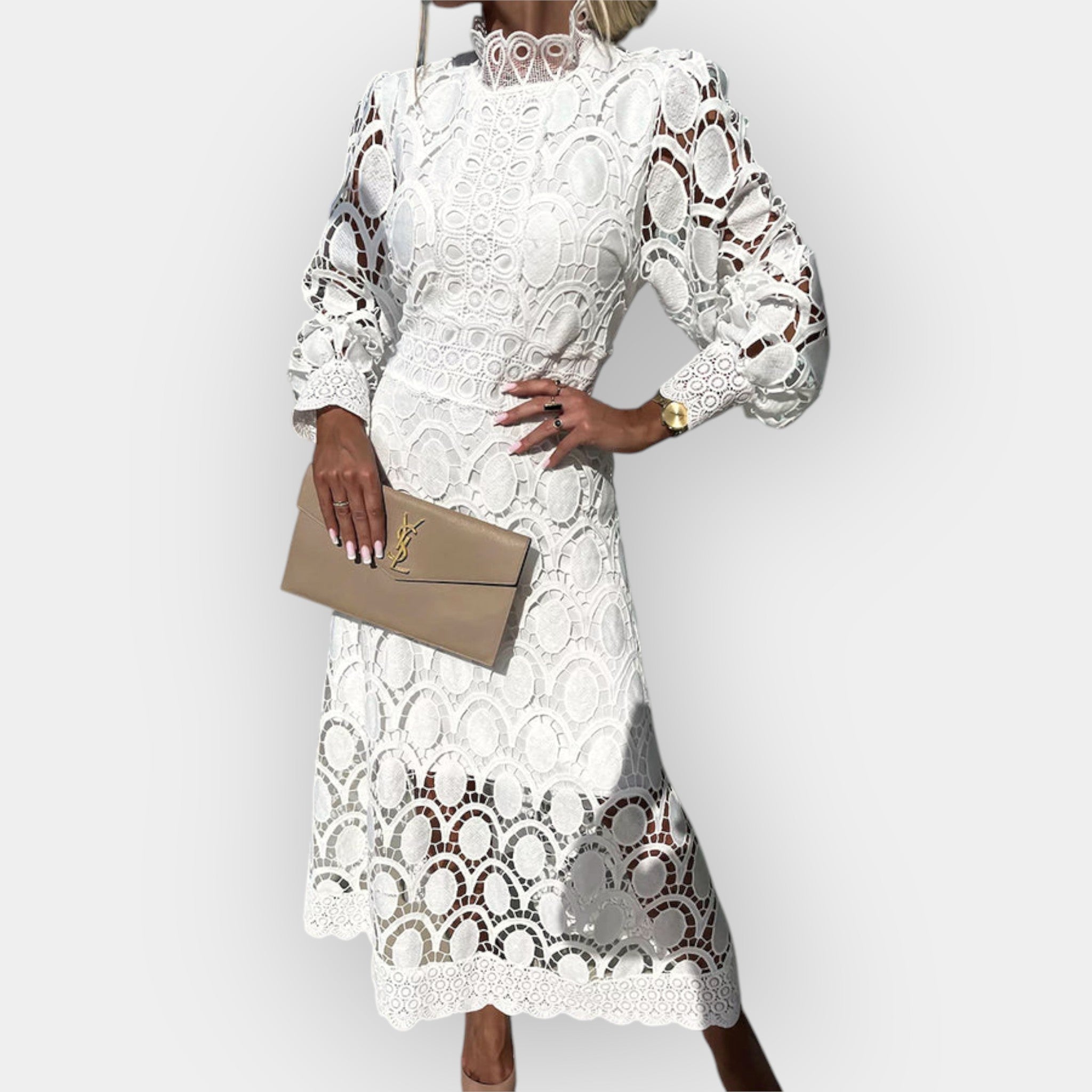 Rochie delicată cu dantelă