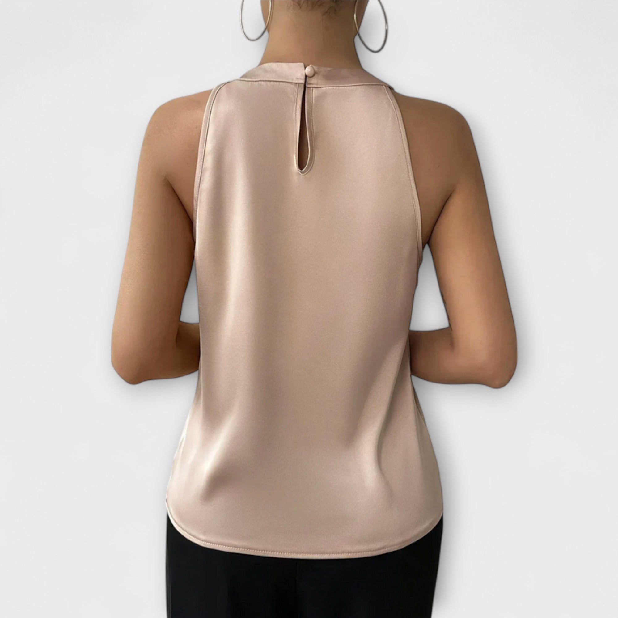Skye - Šik saténová blúzka s off-shoulder dizajnom