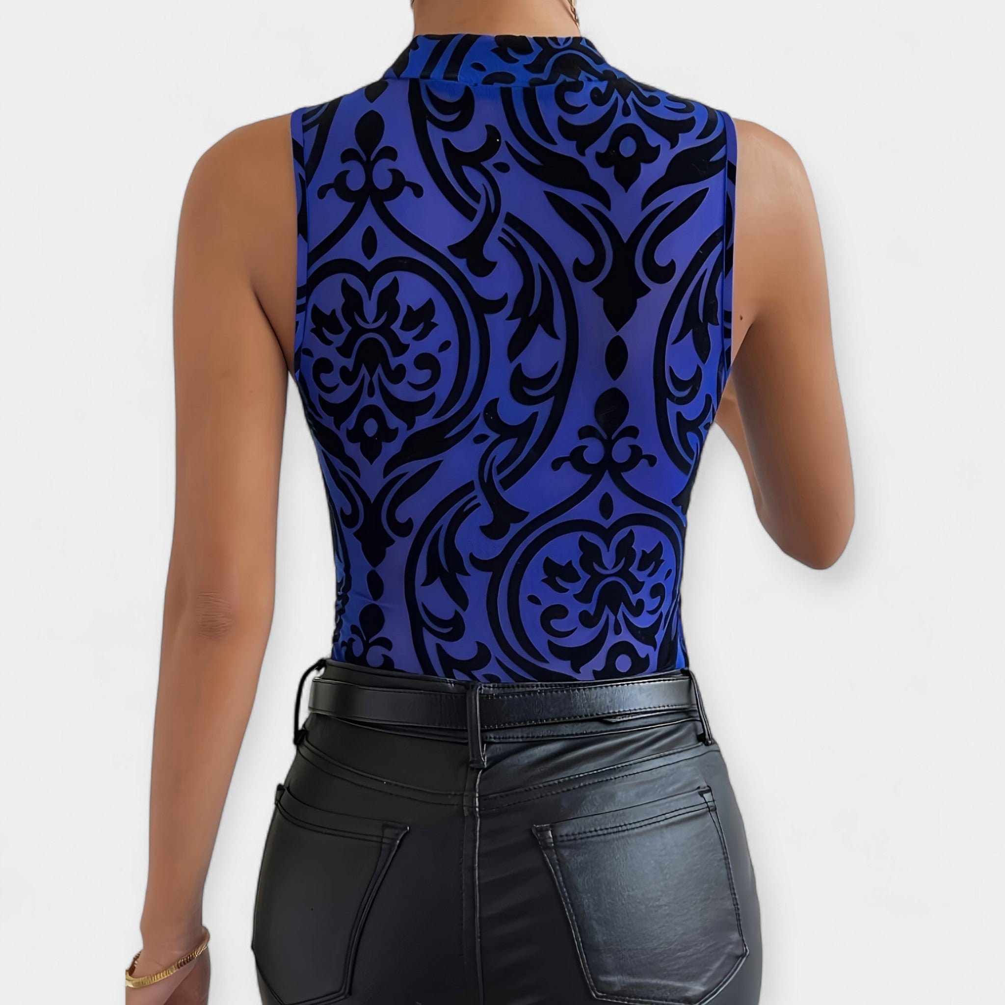 Body sexy din material croșetat