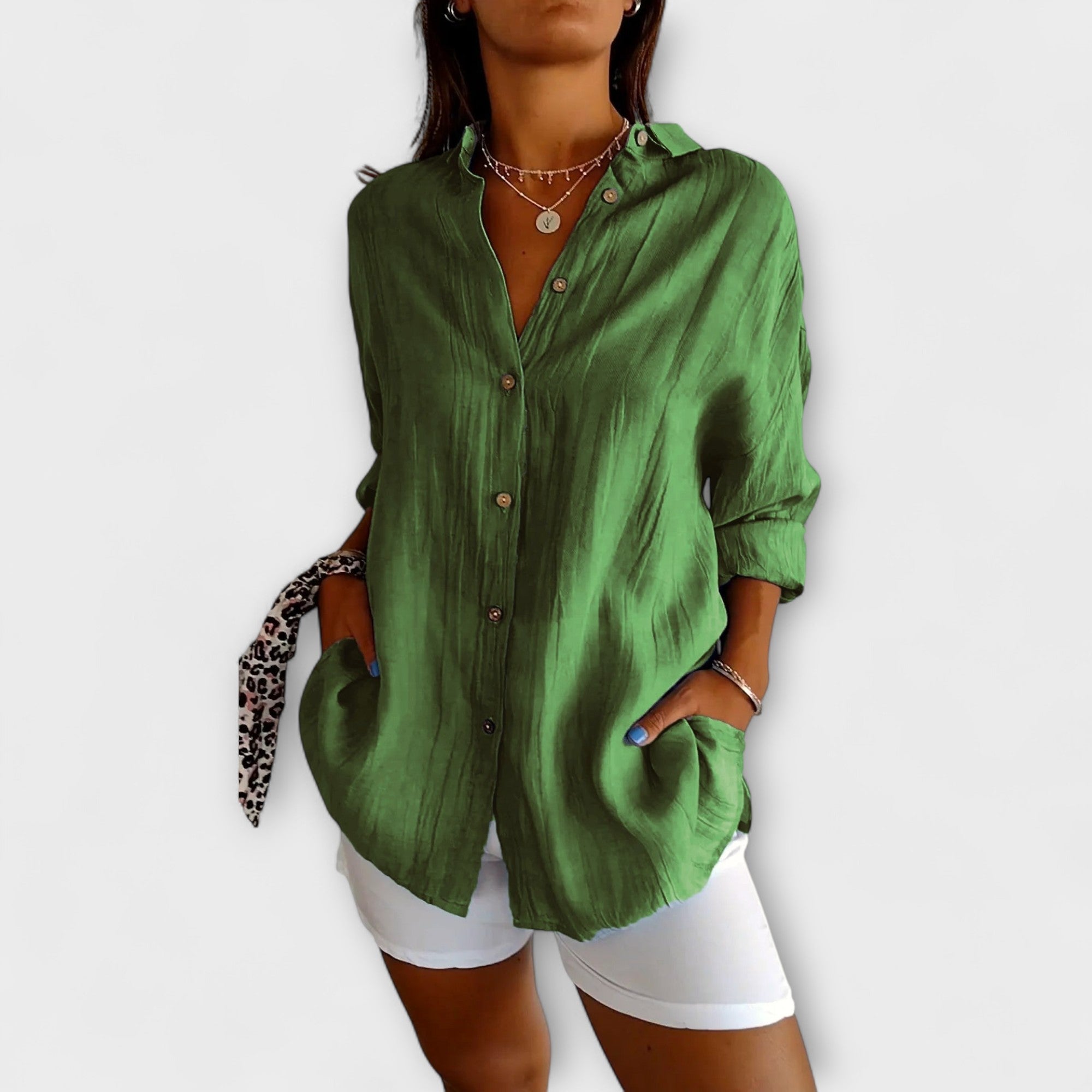 Saskia – Elegant Women’s Shirt