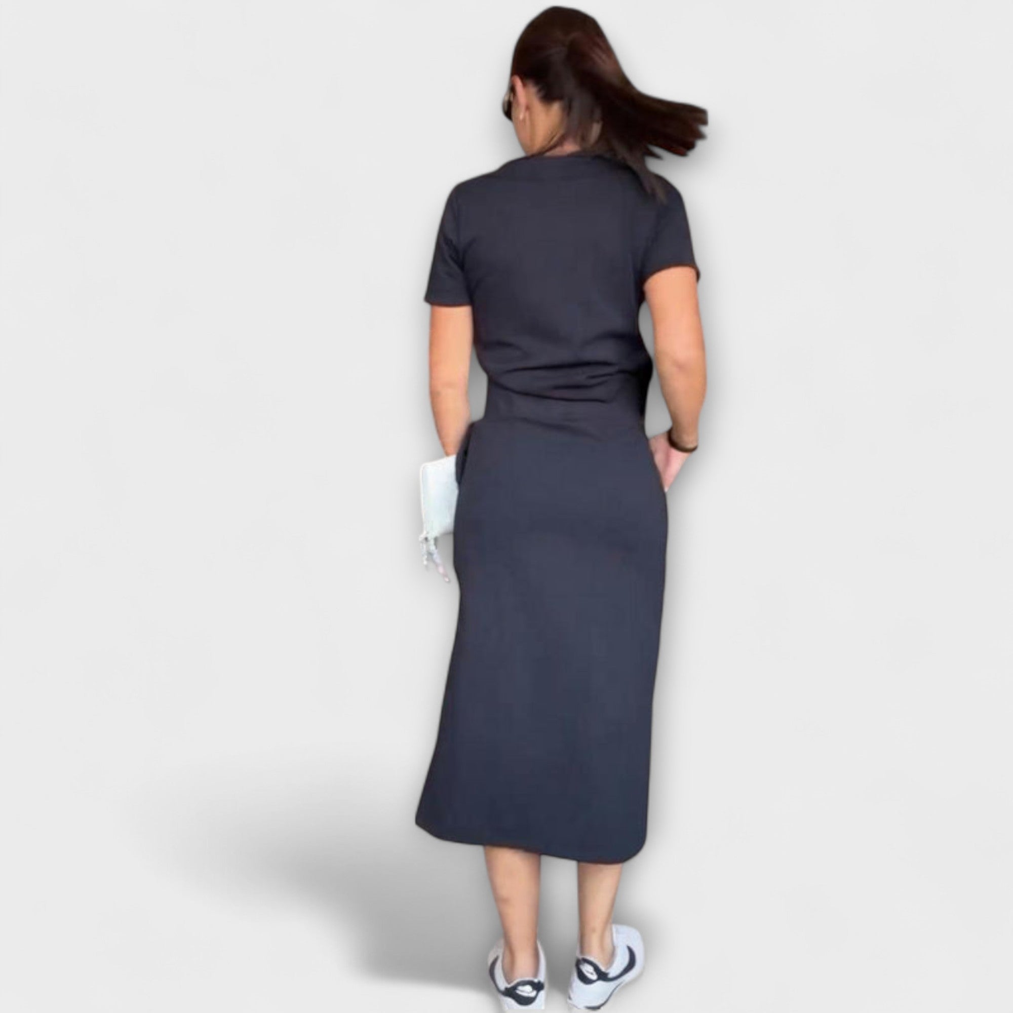 Danielle - Elegantný top s V-výstrihom a sukňou
