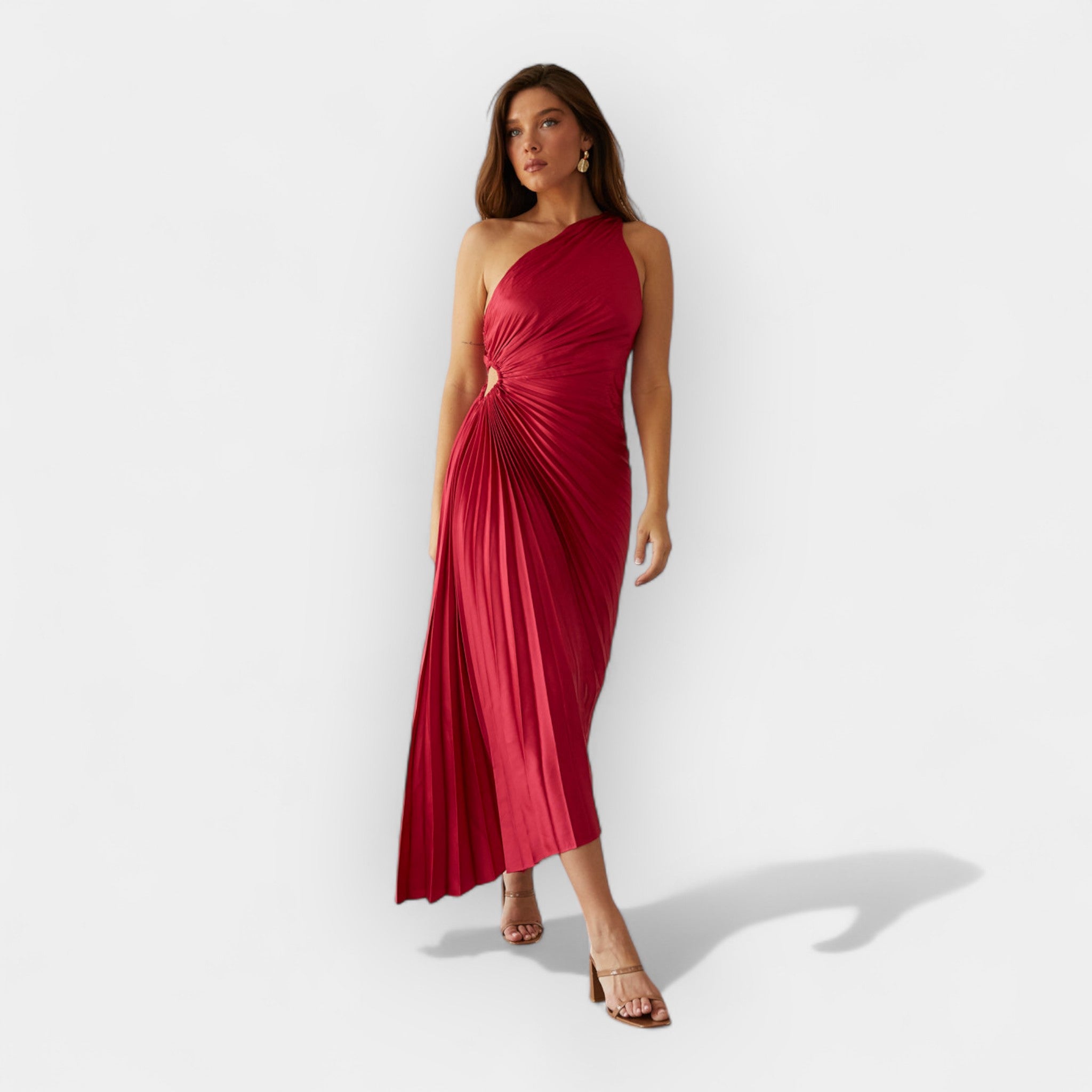 Rochie midi plisată cu un umăr – elegantă și rafinată